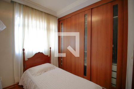 Apartamento à venda com 180m², 5 quartos e 4 vagasQuarto 2