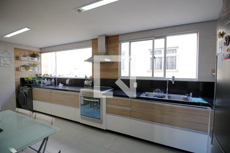 Apartamento à venda com 180m², 5 quartos e 4 vagasCozinha