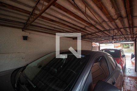 Garagem de casa à venda com 2 quartos, 249m² em Cavalhada, Porto Alegre