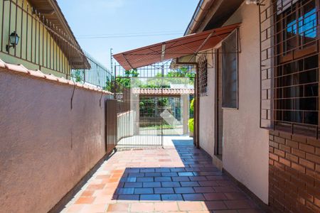 Casa à venda com 249m², 2 quartos e 5 vagas Casa à venda com 249m², 2 quartos e 5 vagasÁrea Externa