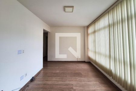 Apartamento para alugar com 100m², 3 quartos e sem vaga Apartamento para alugar com 100m², 3 quartos e sem vagaSala