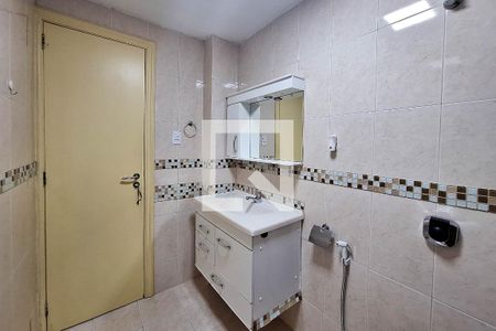 Apartamento para alugar com 100m², 3 quartos e sem vaga Apartamento para alugar com 100m², 3 quartos e sem vagaBanheiro Social