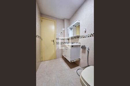 Apartamento para alugar com 100m², 3 quartos e sem vaga Apartamento para alugar com 100m², 3 quartos e sem vagaBanheiro Social