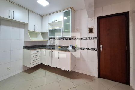 Apartamento para alugar com 100m², 3 quartos e sem vaga Apartamento para alugar com 100m², 3 quartos e sem vagaCozinha