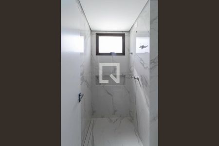 Apartamento à venda com 127m², 4 quartos e 3 vagasBanheiro das semi suítes 1 e 2 