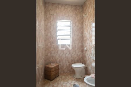 Casa à venda com 350m², 4 quartos e 3 vagas Casa à venda com 350m², 4 quartos e 3 vagasBanheiro Quarto 2