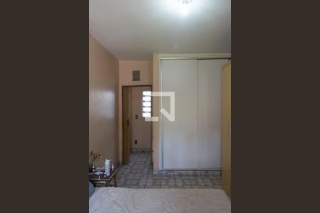 Casa à venda com 350m², 4 quartos e 3 vagas Casa à venda com 350m², 4 quartos e 3 vagasQuarto 4