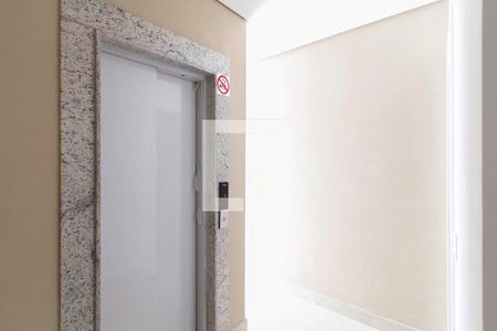 Apartamento à venda com 263m², 5 quartos e 4 vagas Apartamento à venda com 263m², 5 quartos e 4 vagasCobertura