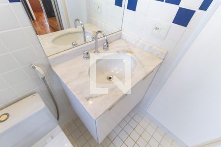 Apartamento à venda com 70m², 2 quartos e 2 vagas Apartamento à venda com 70m², 2 quartos e 2 vagasBanheiro da Suíte