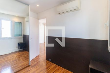 Apartamento à venda com 70m², 2 quartos e 2 vagas Apartamento à venda com 70m², 2 quartos e 2 vagasSuíte