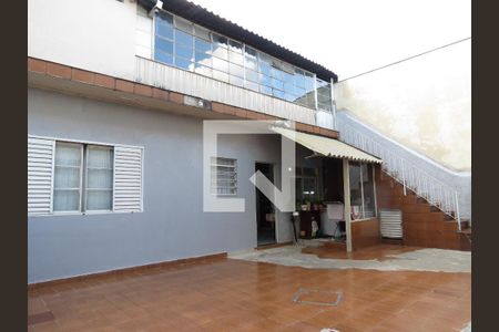 Casa à venda com 495m², 5 quartos e 2 vagasQuintal Casa 1 e Casa 3  (Entrada Casa 3)