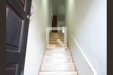 Casa à venda com 495m², 5 quartos e 2 vagasEntrada Casa 2