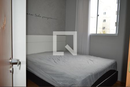 Quarto de apartamento à venda com 2 quartos, 45m² em Chacaras Reunidas Santa Terezinha, Contagem