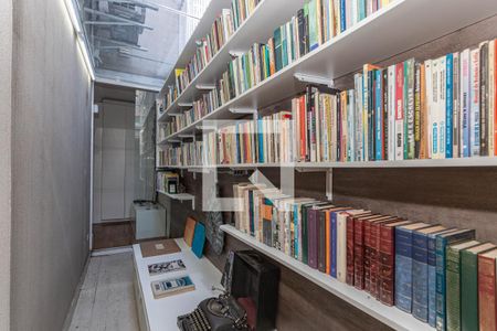 Biblioteca sala de casa à venda com 4 quartos, 307m² em Vila Gumercindo, São Paulo