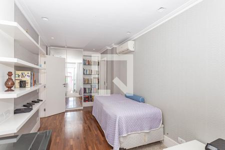 Casa à venda com 307m², 4 quartos e 2 vagasSuite 3