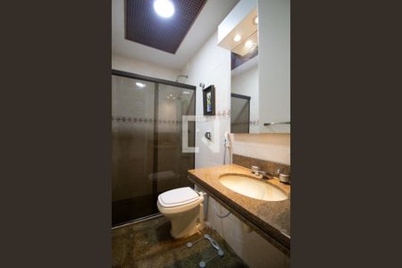 Apartamento para alugar com 210m², 3 quartos e 1 vaga Apartamento para alugar com 210m², 3 quartos e 1 vagaBanheiro social
