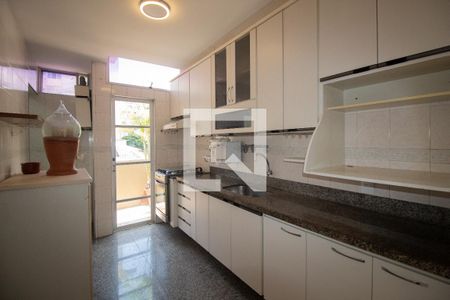Apartamento para alugar com 210m², 3 quartos e 1 vaga Apartamento para alugar com 210m², 3 quartos e 1 vagaCozinha