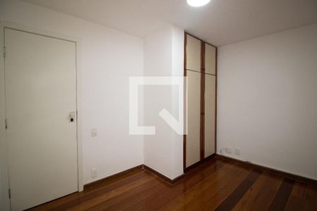 Apartamento para alugar com 210m², 3 quartos e 1 vaga Apartamento para alugar com 210m², 3 quartos e 1 vagaQuarto 2