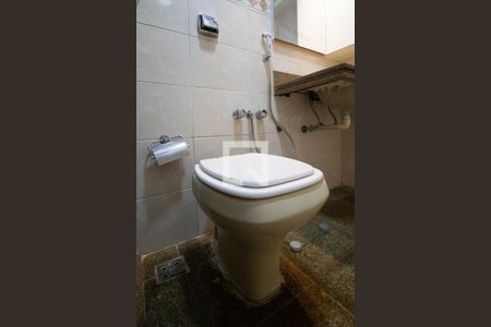 Apartamento para alugar com 210m², 3 quartos e 1 vaga Apartamento para alugar com 210m², 3 quartos e 1 vagaBanheiro social - box