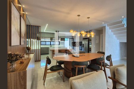 Sala de casa de condomínio à venda com 5 quartos, 490m² em Recreio dos Bandeirantes, Rio de Janeiro