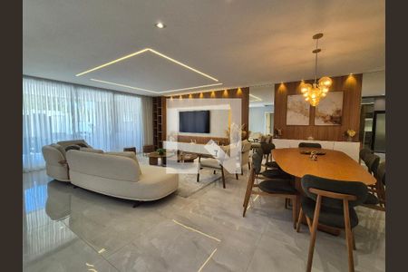 Sala de casa de condomínio à venda com 5 quartos, 490m² em Recreio dos Bandeirantes, Rio de Janeiro