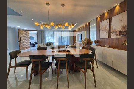 Sala de casa de condomínio à venda com 5 quartos, 490m² em Recreio dos Bandeirantes, Rio de Janeiro