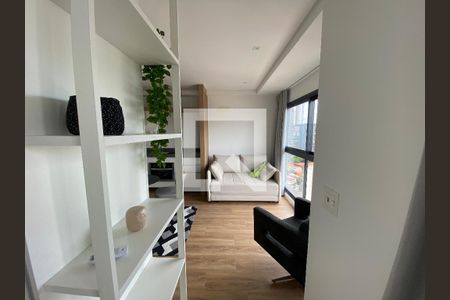 Corredor de apartamento para alugar com 1 quarto, 40m² em Jardim das Bandeiras, São Paulo