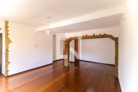Sala de casa para alugar com 6 quartos, 270m² em Jardim Santa Terezinha, Taboão da Serra