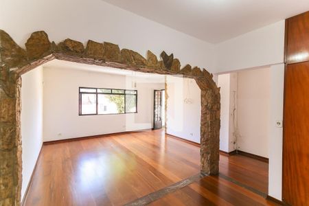 Sala de casa para alugar com 6 quartos, 270m² em Jardim Santa Terezinha, Taboão da Serra