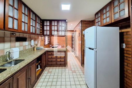 Casa à venda com 490m², 3 quartos e 3 vagasCozinha