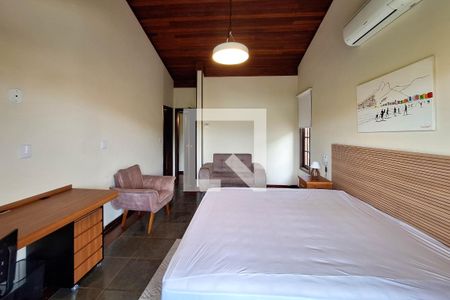 Casa à venda com 490m², 3 quartos e 3 vagasSuíte 2