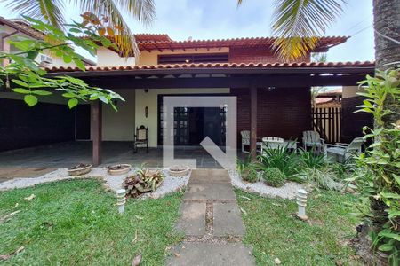 Casa à venda com 490m², 3 quartos e 3 vagasFachada