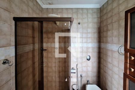 Casa à venda com 490m², 3 quartos e 3 vagasBanheiro da Suíte 1