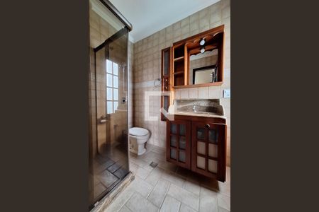 Casa à venda com 490m², 3 quartos e 3 vagasBanheiro da Suíte 1