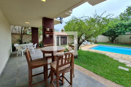 Casa à venda com 490m², 3 quartos e 3 vagasChurrasqueira