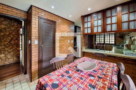 Casa à venda com 490m², 3 quartos e 3 vagasCozinha