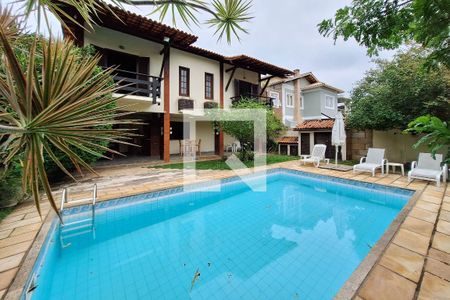Casa à venda com 490m², 3 quartos e 3 vagasPiscina