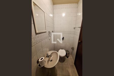 Casa à venda com 490m², 3 quartos e 3 vagasBanheiro de serviço