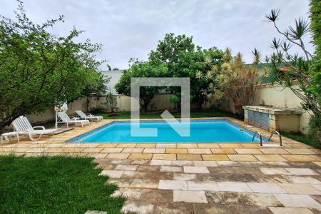 Casa à venda com 490m², 3 quartos e 3 vagasPiscina