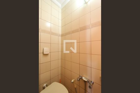 Casa à venda com 378m², 4 quartos e 2 vagas Casa à venda com 378m², 4 quartos e 2 vagasBanheiro suite 2