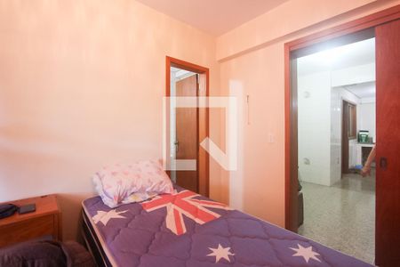 Casa à venda com 378m², 4 quartos e 2 vagas Casa à venda com 378m², 4 quartos e 2 vagasQuarto de serviço