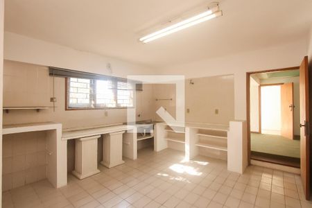 Casa à venda com 378m², 4 quartos e 2 vagas Casa à venda com 378m², 4 quartos e 2 vagasArea de serviço