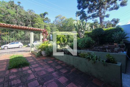 Casa à venda com 378m², 4 quartos e 2 vagas Casa à venda com 378m², 4 quartos e 2 vagasPatio