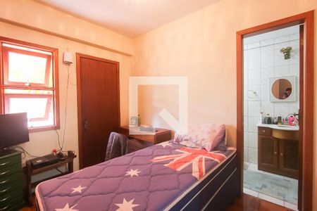 Casa à venda com 378m², 4 quartos e 2 vagas Casa à venda com 378m², 4 quartos e 2 vagasQuarto de serviço