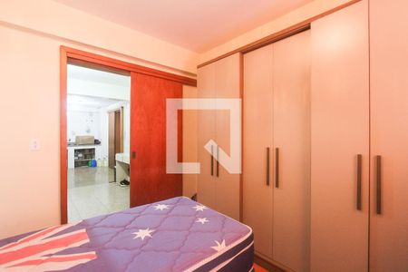 Casa à venda com 378m², 4 quartos e 2 vagas Casa à venda com 378m², 4 quartos e 2 vagasQuarto de serviço