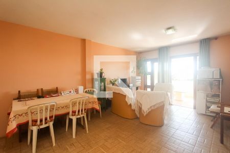 Casa à venda com 378m², 4 quartos e 2 vagas Casa à venda com 378m², 4 quartos e 2 vagasCozinha