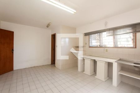 Casa à venda com 378m², 4 quartos e 2 vagas Casa à venda com 378m², 4 quartos e 2 vagasArea de serviço