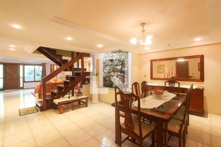 Sala de casa à venda com 4 quartos, 378m² em Vila Jardim, Porto Alegre