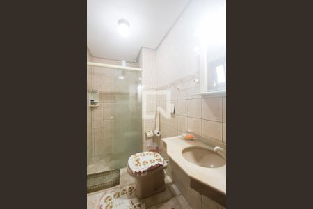 Casa à venda com 378m², 4 quartos e 2 vagas Casa à venda com 378m², 4 quartos e 2 vagasBanheiro social