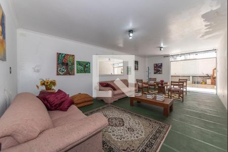 Casa à venda com 275m², 3 quartos e sem vaga Casa à venda com 275m², 3 quartos e sem vagaÁrea Gourmet - Sala